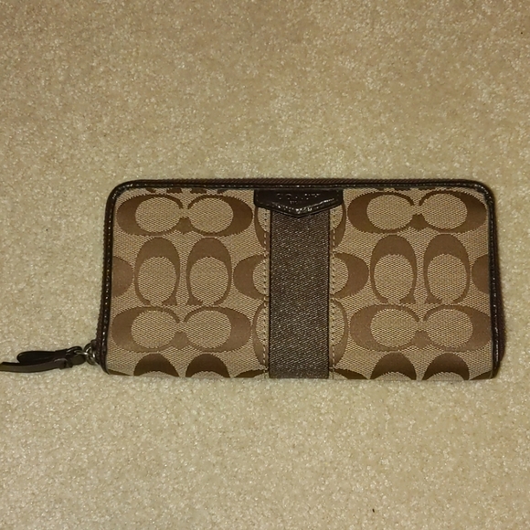 Coach Handbags - Coach wallet